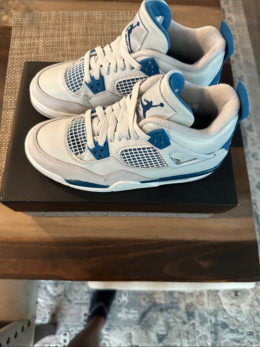 Jordan Kids Sneakers in White and Blue